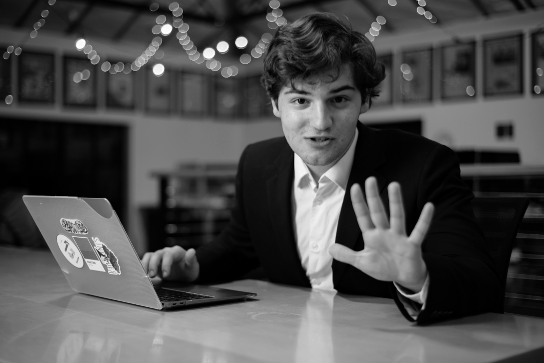 خبرنگار ستاره استنفورد فرهنگ استارت‌آپی «آغشته به پول» سیلیکون ولی را پذیرفته است.